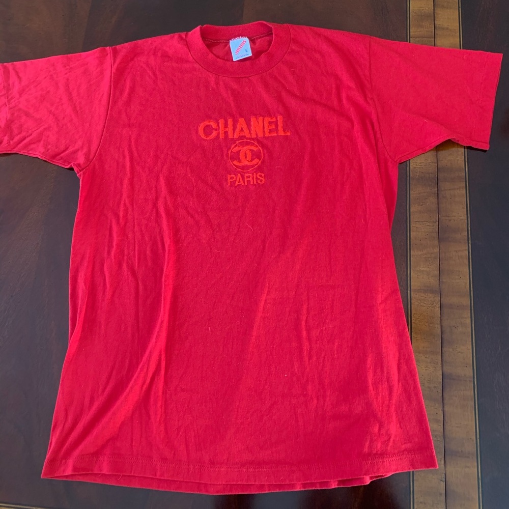 Red Chanel short sleeve shirt Sz L
